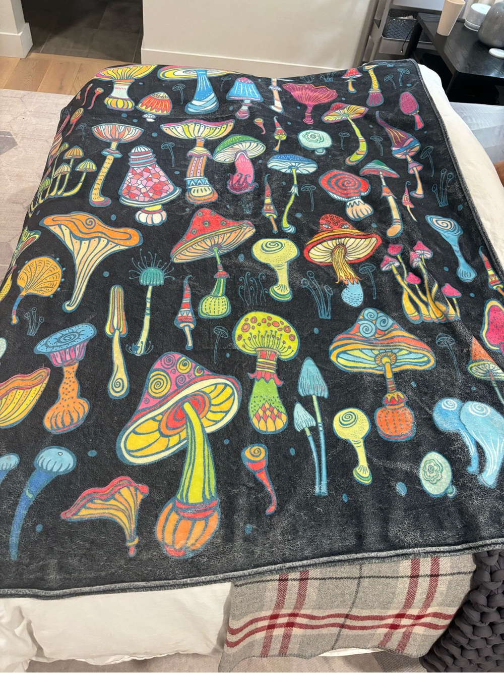 Colorful Mushroom Print Throw Blanket